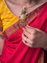 Load image into Gallery viewer, Vintage statement pendant with hasli
