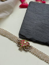 Load image into Gallery viewer, Kundan and pearl choker in silver 925

