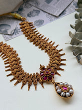 Load image into Gallery viewer, Statement vintage style necklace
