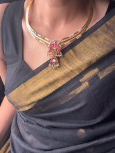 Load image into Gallery viewer, Statement vintage style pearl hasli
