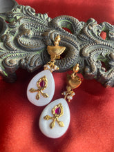 Load image into Gallery viewer, Silver 92.5 gold polish inlay work earrings
