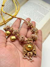 Load image into Gallery viewer, Pearl necklace handcrafted in silver 92.5 and gold polish
