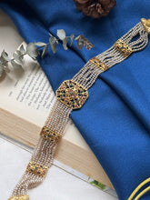 Load image into Gallery viewer, Statement kundan &amp; pearl choker necklace 1
