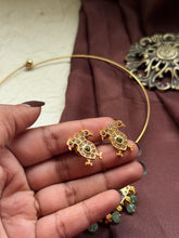 Load image into Gallery viewer, Vintage style pendant and earring  set with cut stones
