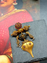 Load image into Gallery viewer, Vintage style statement pendant
