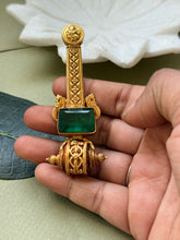 Load image into Gallery viewer, Gold polished, vintage style pendant in silver 925
