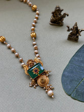 Load image into Gallery viewer, Vintage style pendant with pearl chain
