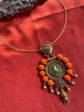 Load image into Gallery viewer, Statement vintage 925gold polish hasli with pendant-11
