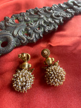 Load image into Gallery viewer, Vintage silver 925 gold polish earrings-3
