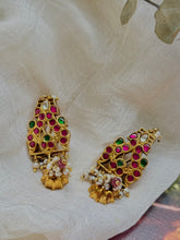 Load image into Gallery viewer, Kundan work earrings in gold polish

