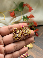 Load image into Gallery viewer, Classic timeless vintage style necklace and earrings 1
