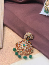 Load image into Gallery viewer, Vintage style pendant with cut stones
