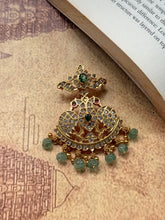 Load image into Gallery viewer, Vintage style pendant and earring  set with cut stones
