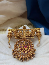 Load image into Gallery viewer, Vintage style statement pendant
