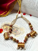 Load image into Gallery viewer, Statement vintage style pendant necklace
