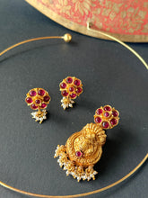 Load image into Gallery viewer, Vintage nagru pendant with earrings

