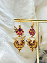Load image into Gallery viewer, Vintage statement earrings
