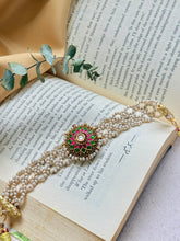 Load image into Gallery viewer, Statement pearl choker

