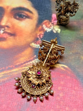 Load image into Gallery viewer, Vintage style statement pendant
