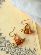 Load image into Gallery viewer, Vintage style statement earrings in sliver 925 and gold polish
