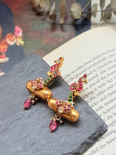 Load image into Gallery viewer, Vintage earrings in gold polish
