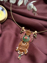 Load image into Gallery viewer, Vintage statement pendant hasli
