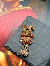 Load image into Gallery viewer, Vintage style statement pendant
