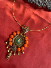 Load image into Gallery viewer, Statement vintage 925gold polish hasli with pendant-11
