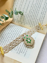 Load image into Gallery viewer, Statement pearl choker
