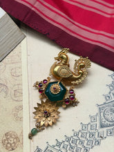 Load image into Gallery viewer, Vintage style statement pendant

