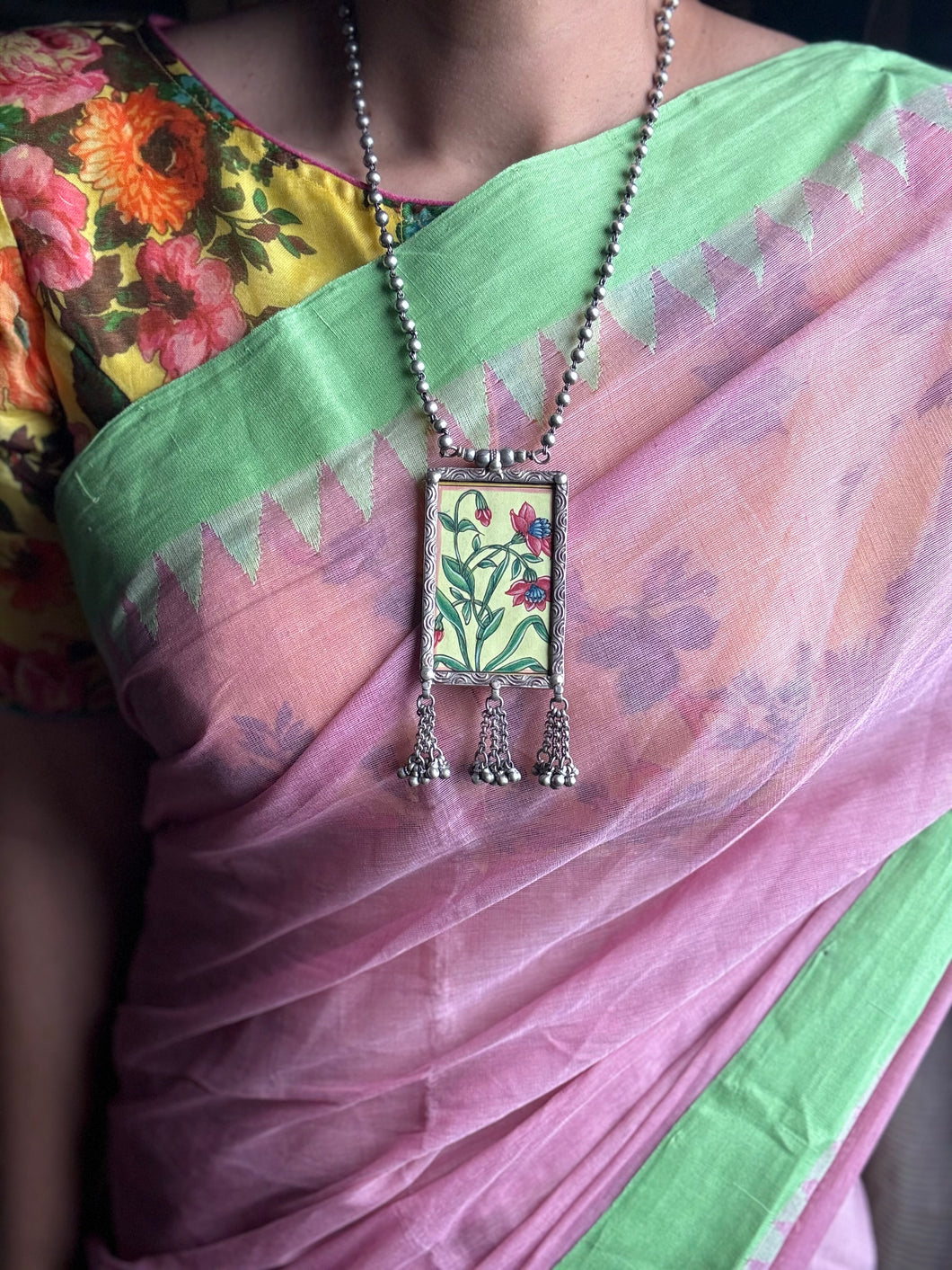 Handpainted Mughal flower pendant necklace