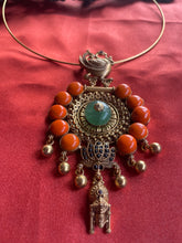 Load image into Gallery viewer, Statement vintage 925gold polish hasli with pendant-11
