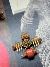 Load image into Gallery viewer, Vintage style statement pendant
