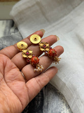 Load image into Gallery viewer, Statement vintage style necklace set
