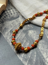 Load image into Gallery viewer, Kundan necklace in silver 925 and gold polish
