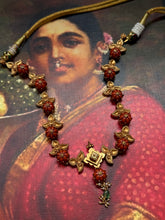 Load image into Gallery viewer, Vintage style statement necklace
