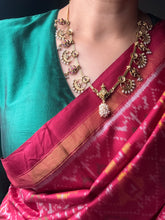 Load image into Gallery viewer, Statement vintage style necklace with earrings
