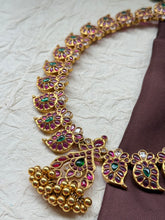 Load image into Gallery viewer, Statement mango necklace in silver 925 in gold polish
