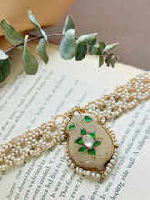 Load image into Gallery viewer, Statement pearl choker
