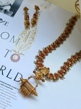 Load image into Gallery viewer, Statement coral necklace with earrings ( PRE ORDER)
