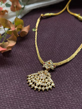 Load image into Gallery viewer, Gold polish classic adigai necklace in silver 925
