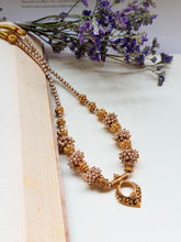 Load image into Gallery viewer, Pearl necklace handcrafted in silver 92.5 and gold polish
