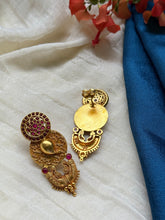 Load image into Gallery viewer, Vintage style statement earrings
