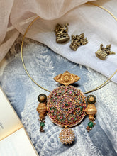 Load image into Gallery viewer, Rakodi statement pendant in silver 925 and gold polish
