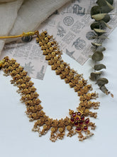 Load image into Gallery viewer, Statement vintage style necklace
