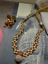 Load image into Gallery viewer, Statement vintage style necklace set
