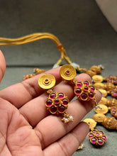 Load image into Gallery viewer, Statement vintage style necklace set in silver 925 &amp; gold polish
