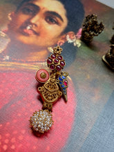 Load image into Gallery viewer, Vintage style statement pendant
