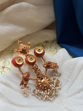 Load image into Gallery viewer, Vintage style statement pendant
