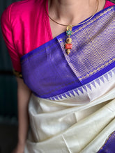 Load image into Gallery viewer, Vintage coral hasli with detachable pendant
